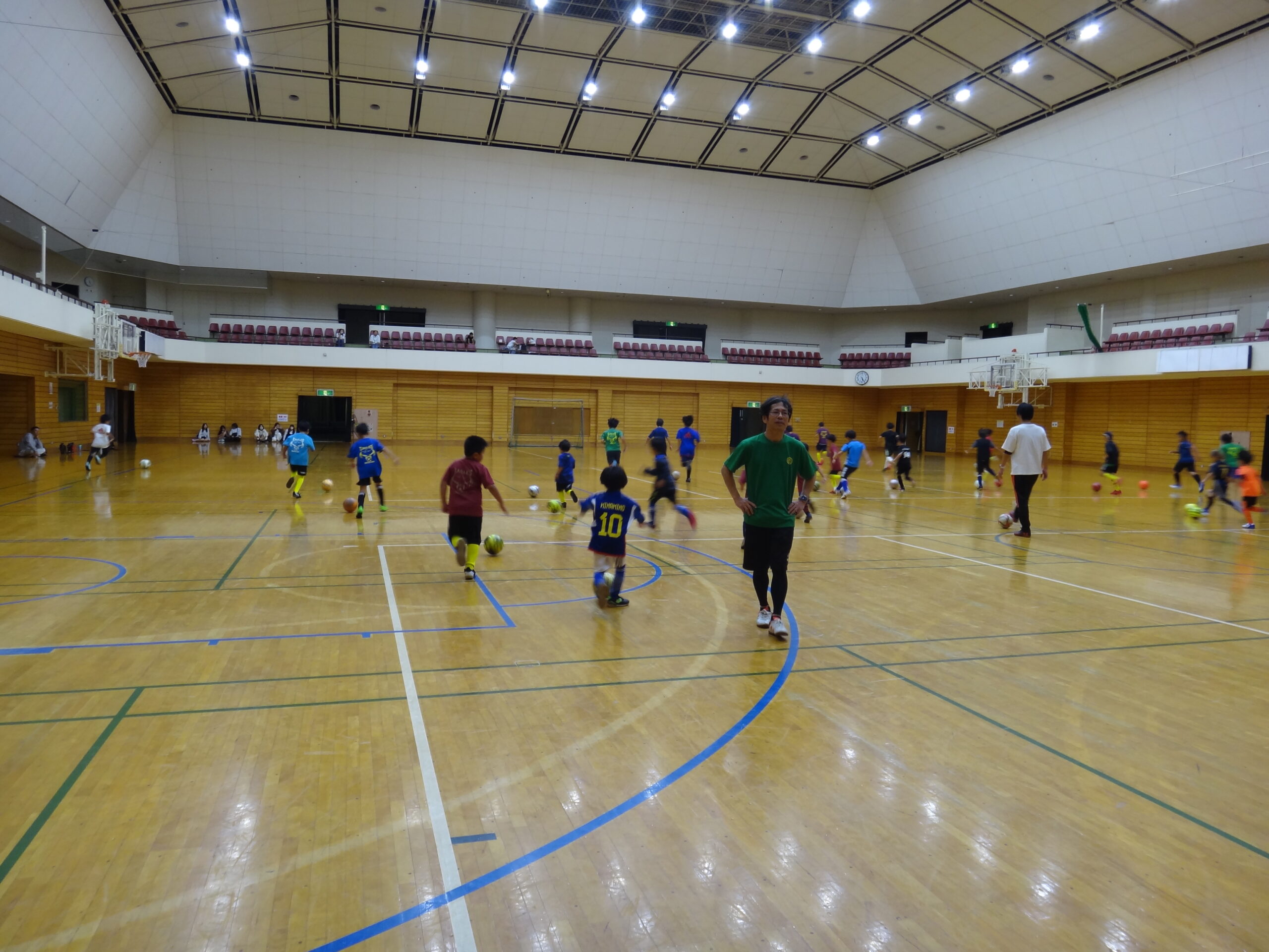 子供たちとサッカー